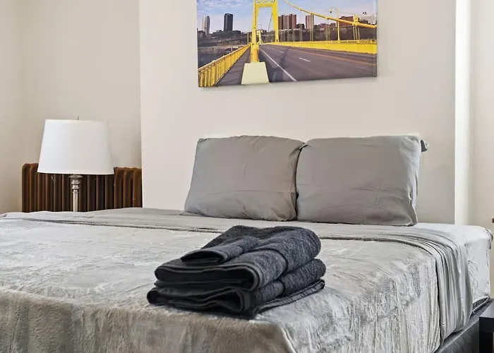 Cozy 1br King - Near Airport Pittsburgh