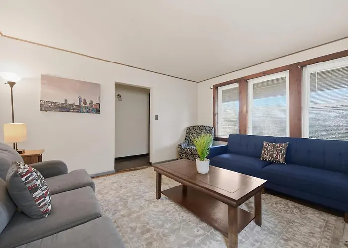 Cozy 1br King - Near Airport Pittsburgh