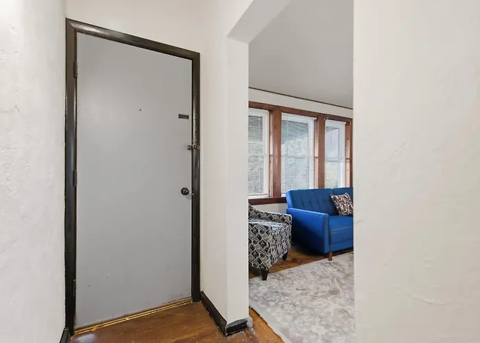 Cozy 1br King - Near Airport