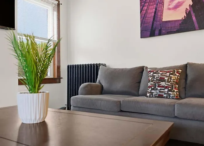 Apartment Cozy 1br King - Near Airport Pittsburgh